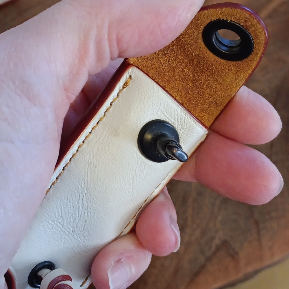 Coach Cream Handtag And Clochette - Picture 12 of 16